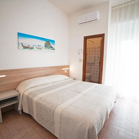 Hotel Mara Rimini Extérieur photo