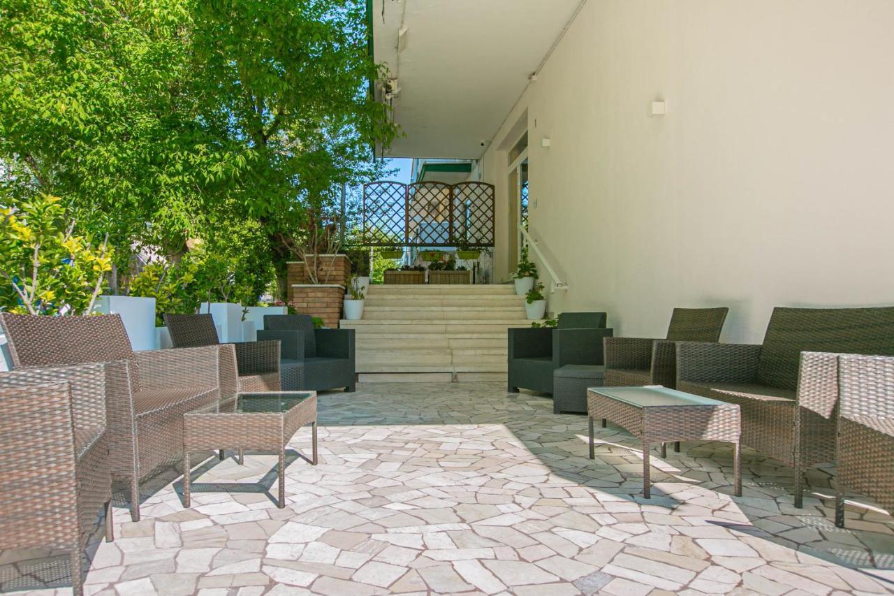 Hotel Mara Rimini Extérieur photo