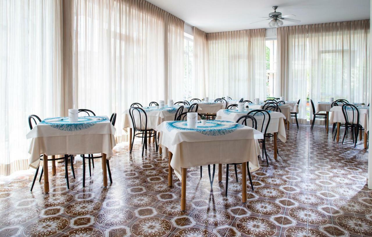 Hotel Mara Rimini Extérieur photo